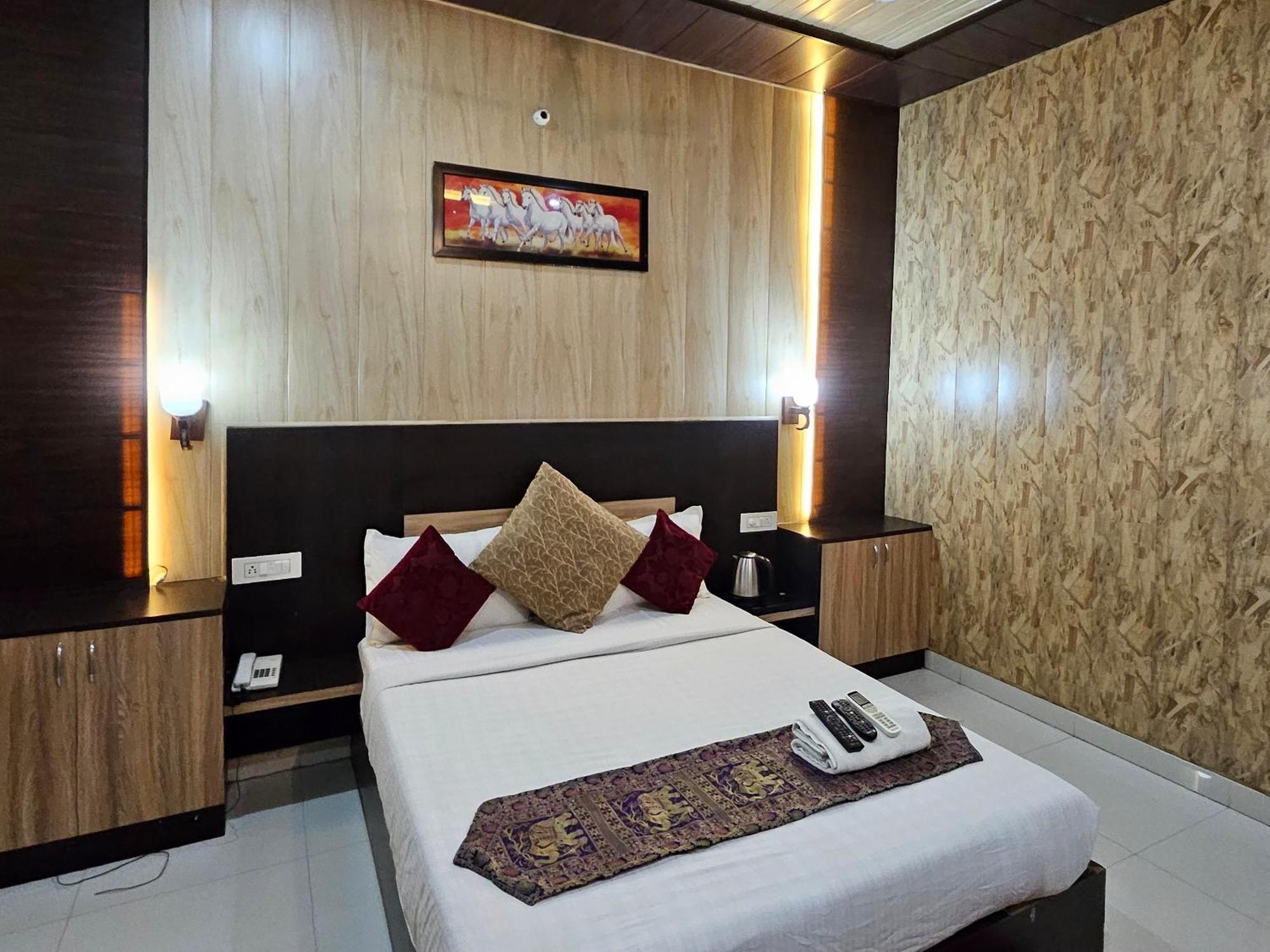 Bundeli Farm Resort & Banquet Orchha Exterior photo