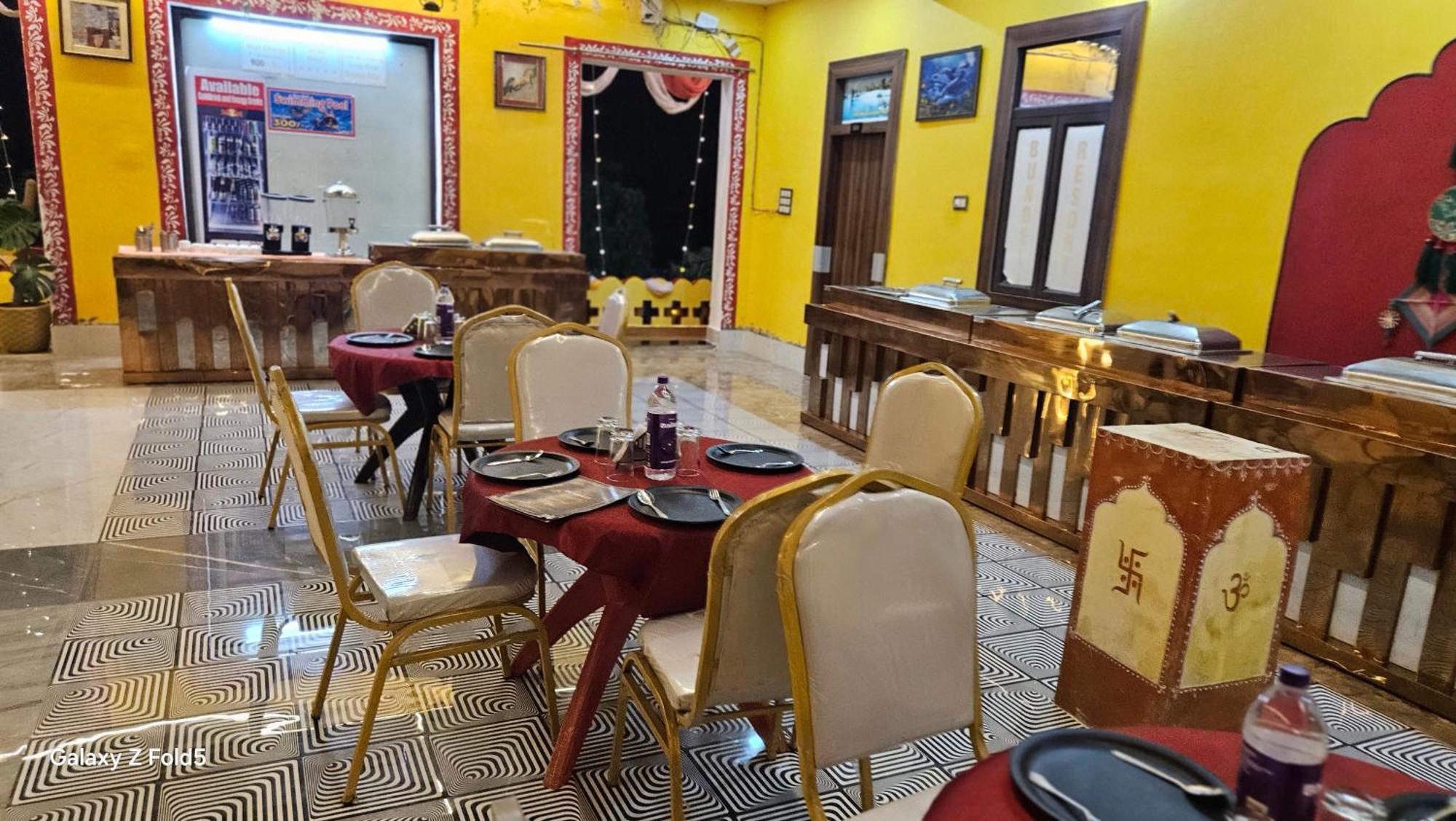 Bundeli Farm Resort & Banquet Orchha Exterior photo