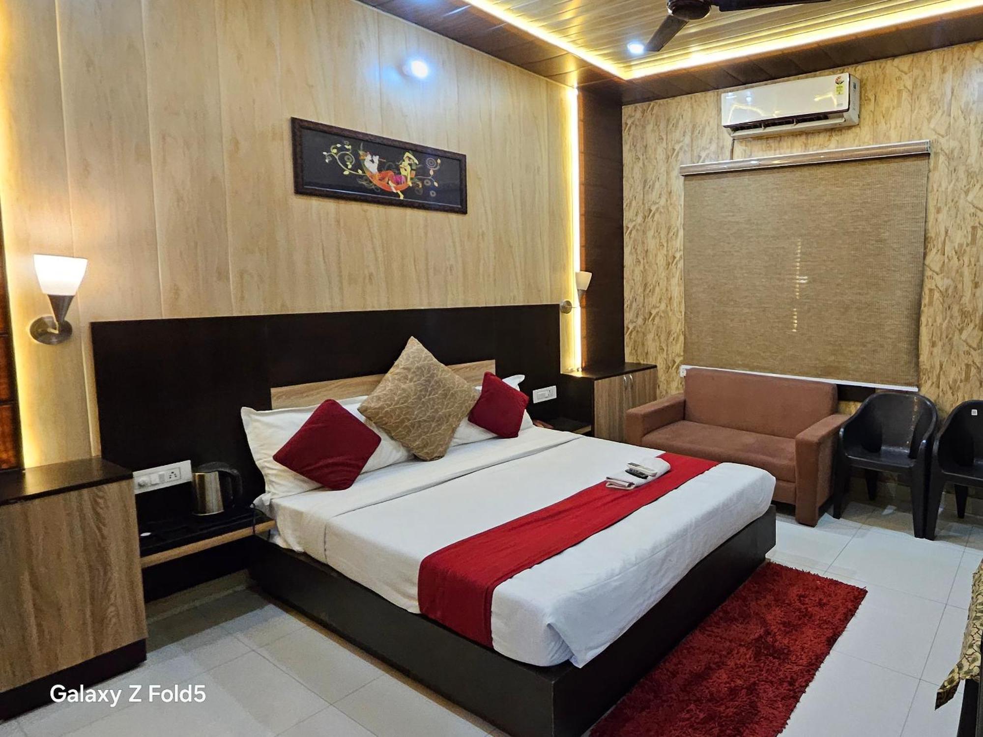Bundeli Farm Resort & Banquet Orchha Exterior photo